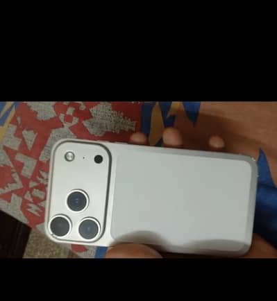 Apple iPhone 11 converted to 17pro