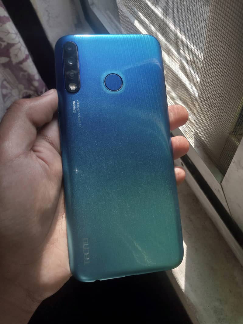 Tecno Spark 4 0