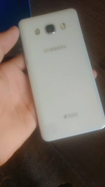 Samsung Mobile J5