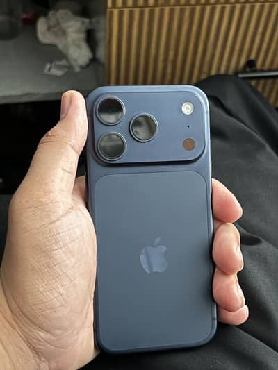 Apple iPhone 17 Pro jv