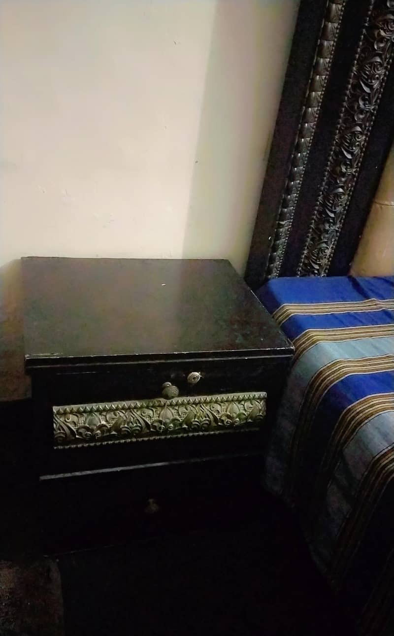 bed dressing side table 2
