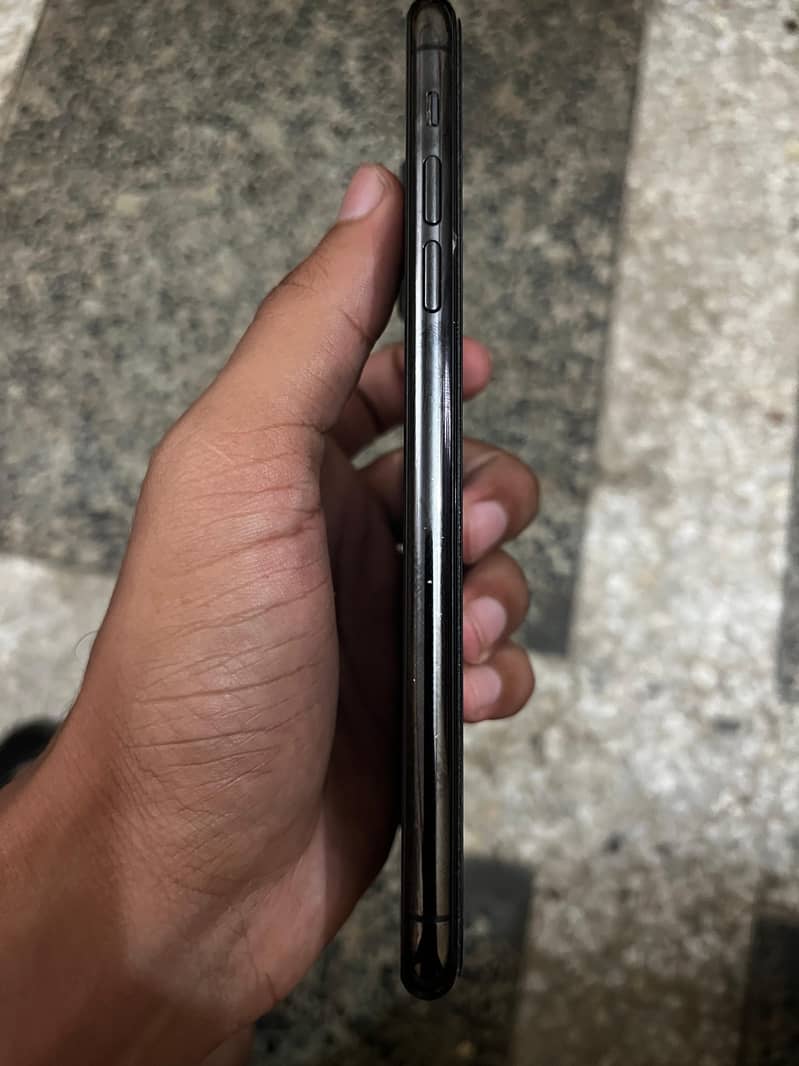 iPhone 11 Pro Max 2
