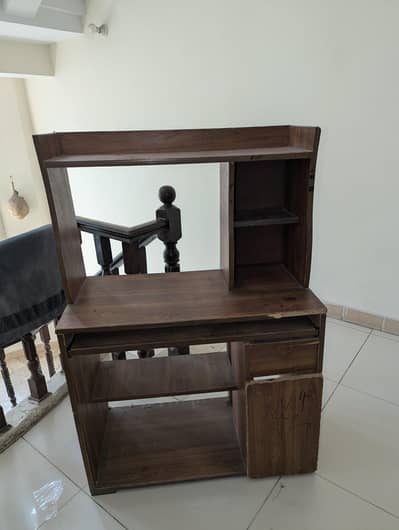 used old computer table for sale in cheap price. 03185930435 WhatsApp*