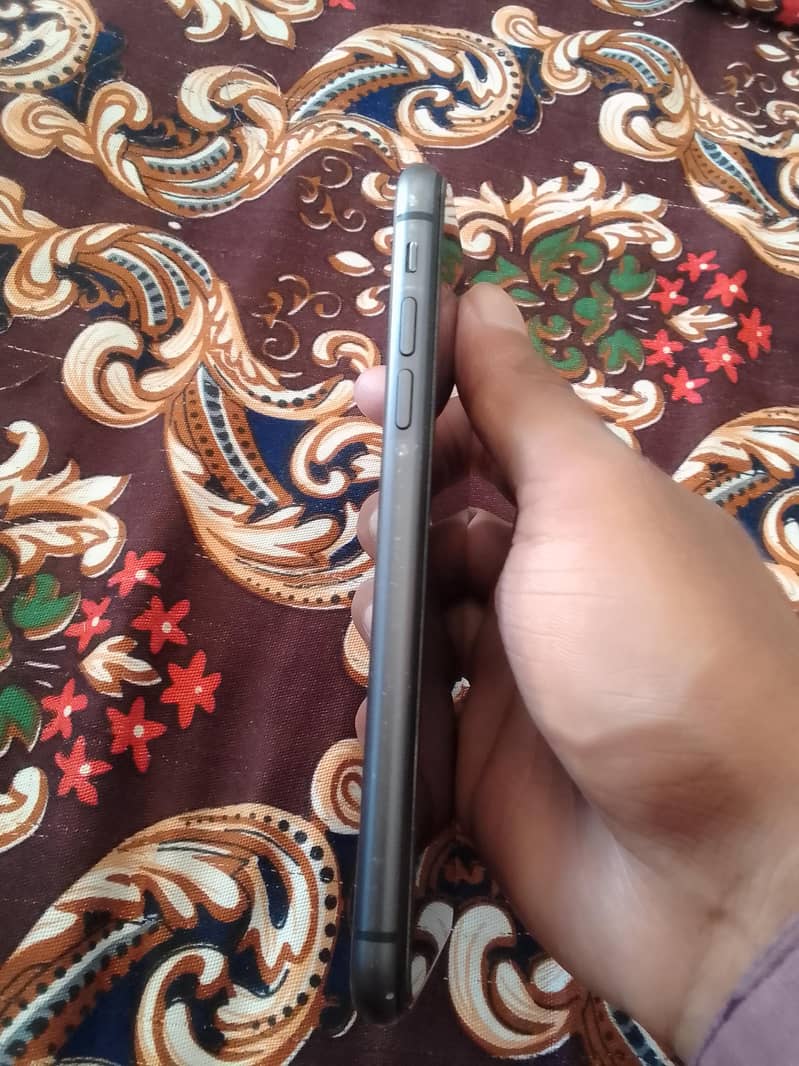 Apple iPhone 11 2