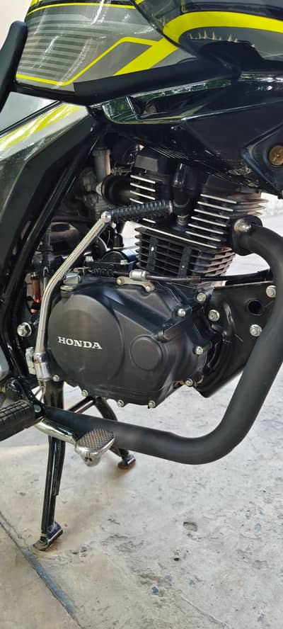Honda CB 150F 2025