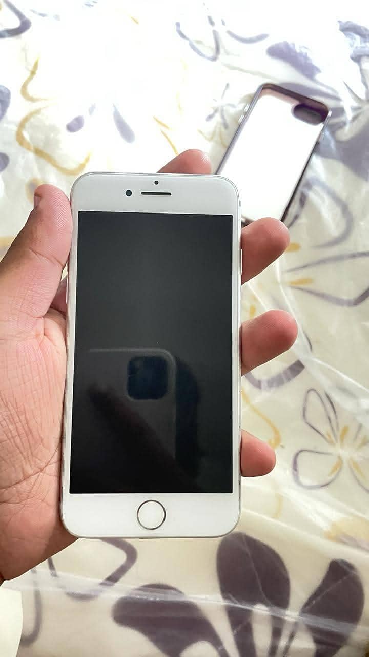 Apple iPhone 7 1