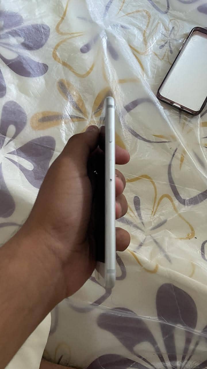 Apple iPhone 7 4