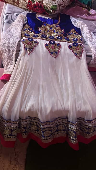 * Elegant Wedding dresss– Beautiful Embroidery Work
