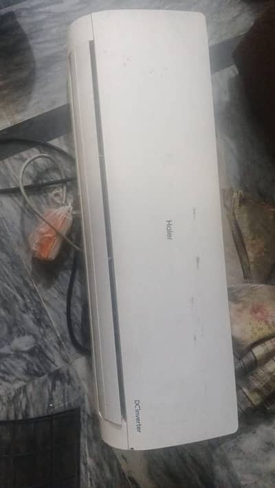 Excellent condition Haier DC inverter AC less used