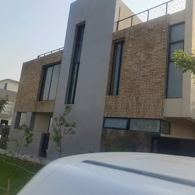 Corner Sun Facing 5M Plot For Sale