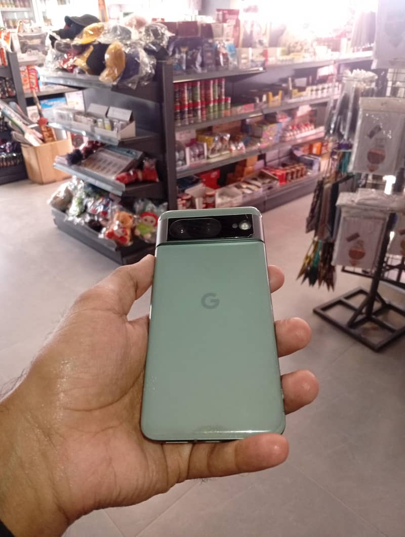 Google pixel 8 5