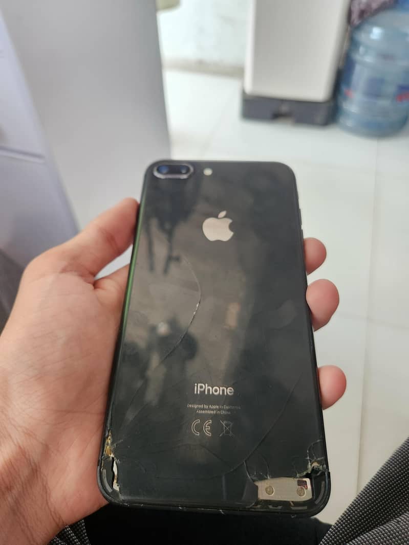 Apple iPhone 8 Plus 0