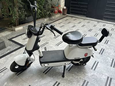 Electric scoty