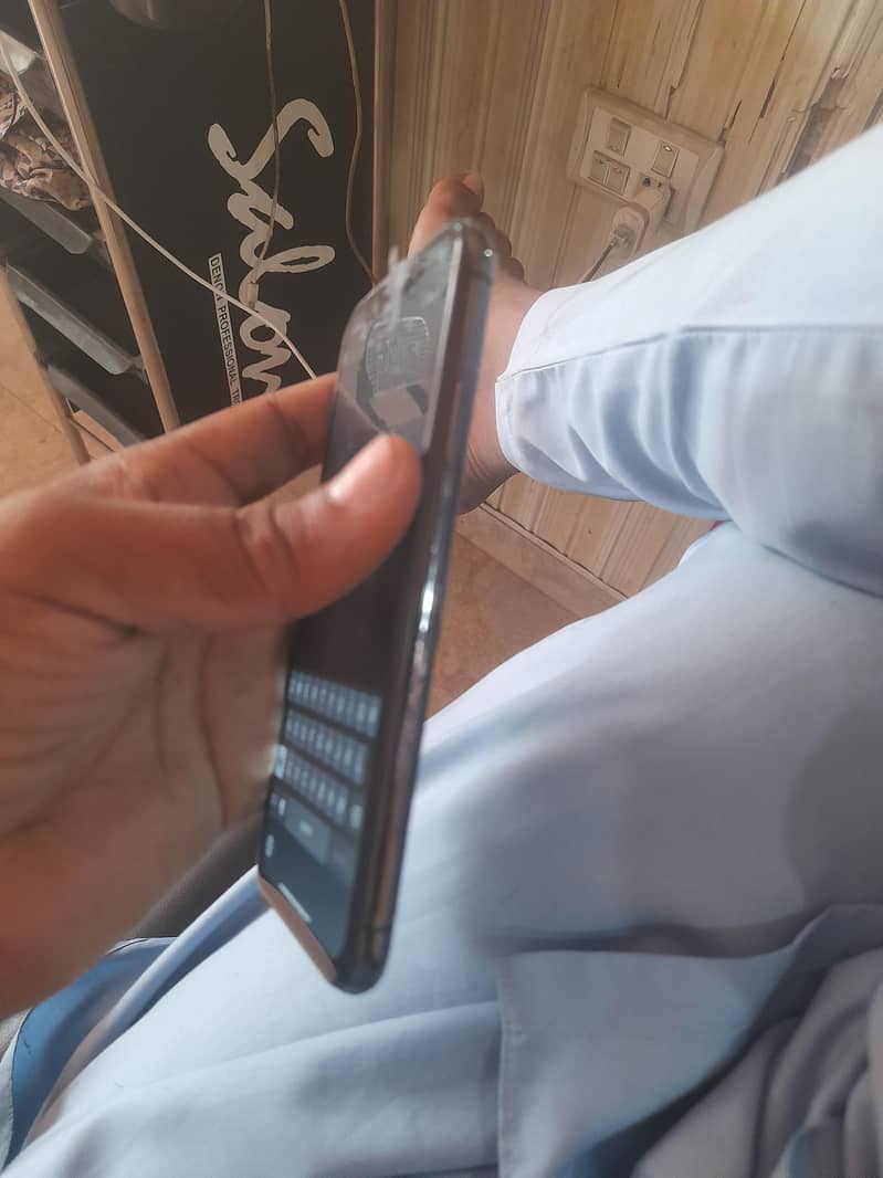 Apple iPhone X 2