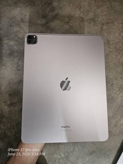 ipad pro m2 13 inch . 120 fps reqdy