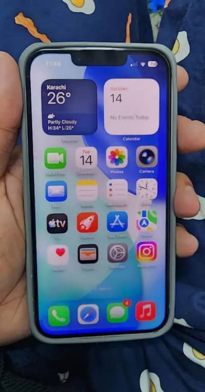 Apple iPhone 13