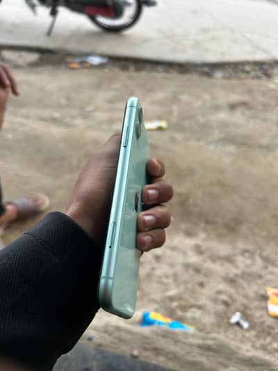 Apple iPhone 11