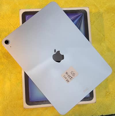 Apple ipad Air M3 , 128gb with box