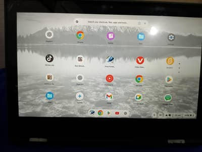 Lenovo 300e Chromebook 2nd gen / 4GB ram/ 32 storage/ foldable touch