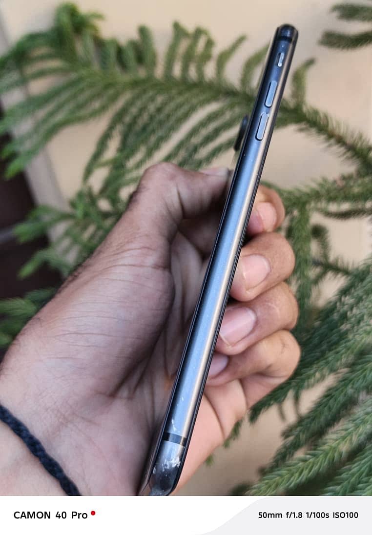 Apple iPhone 8 Plus 1