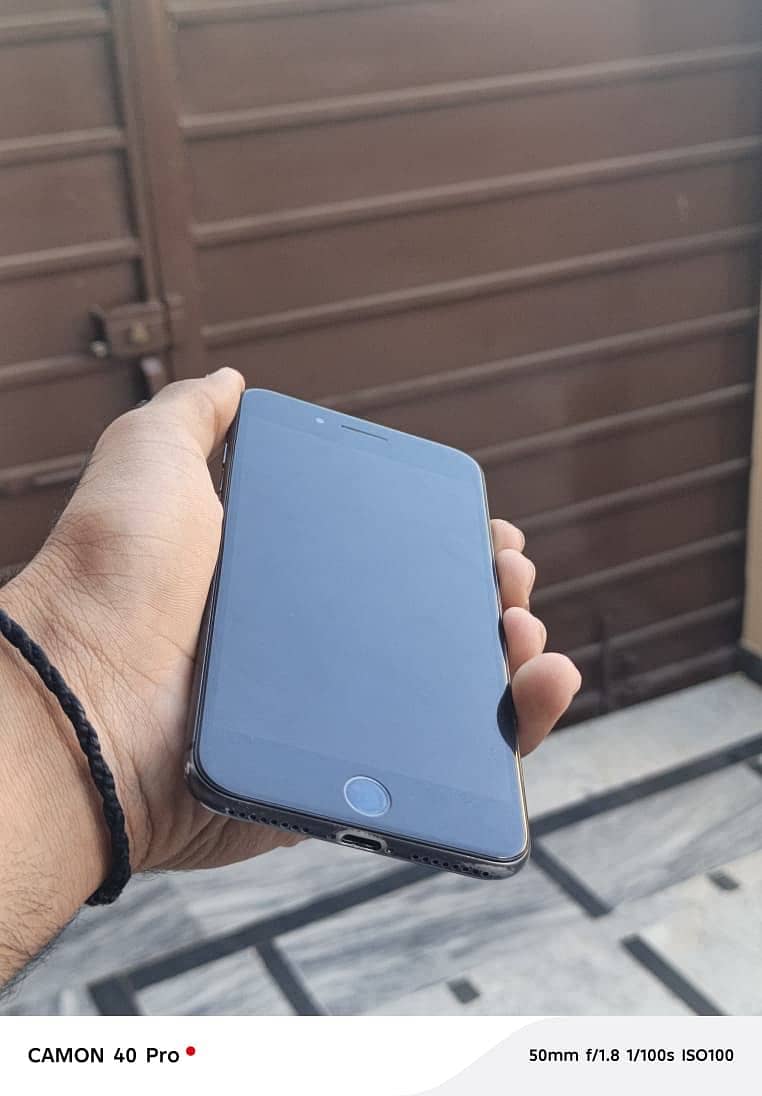 Apple iPhone 8 Plus 4