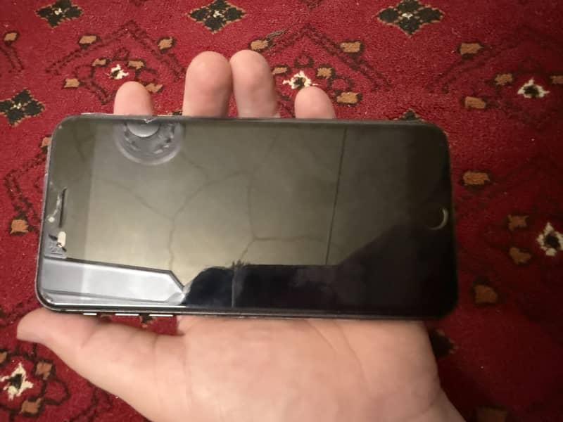 Apple iPhone 8 Plus 0
