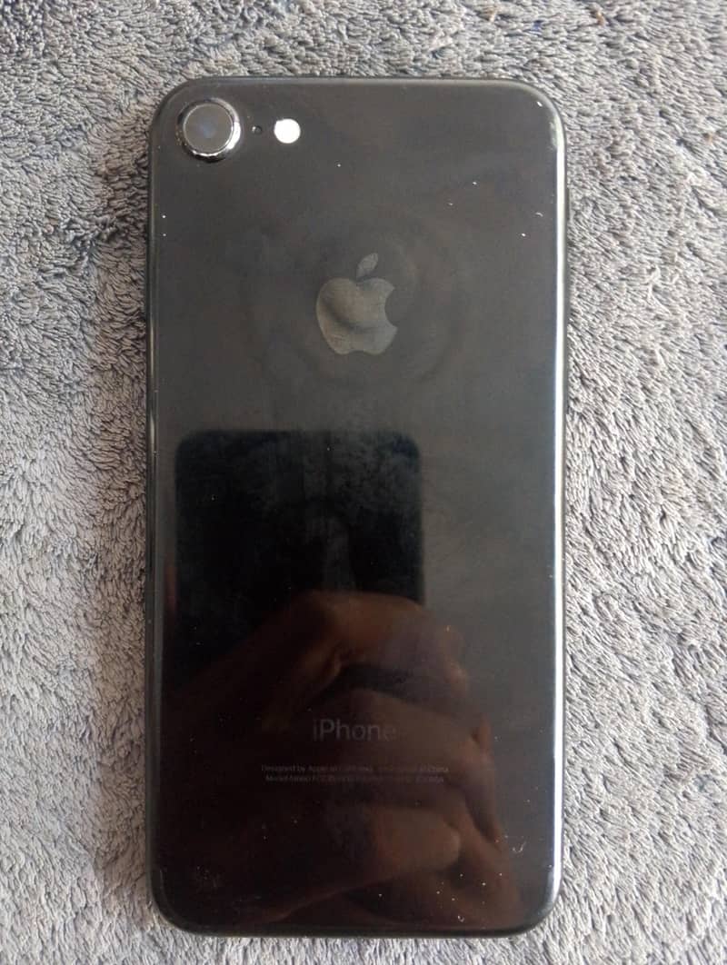 Apple iPhone 7 0