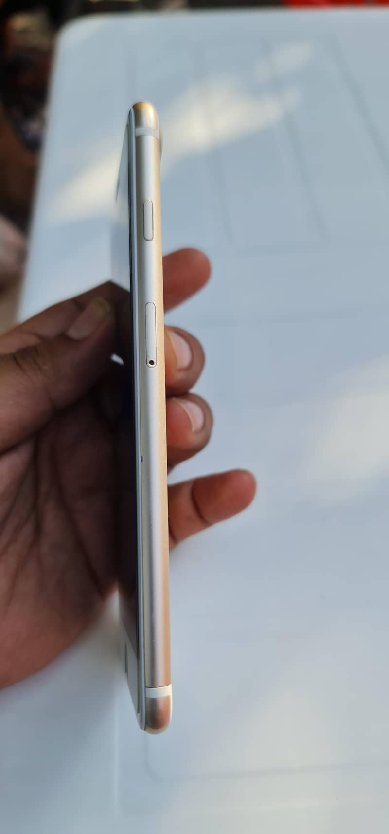 Apple iPhone 7 Plus 1