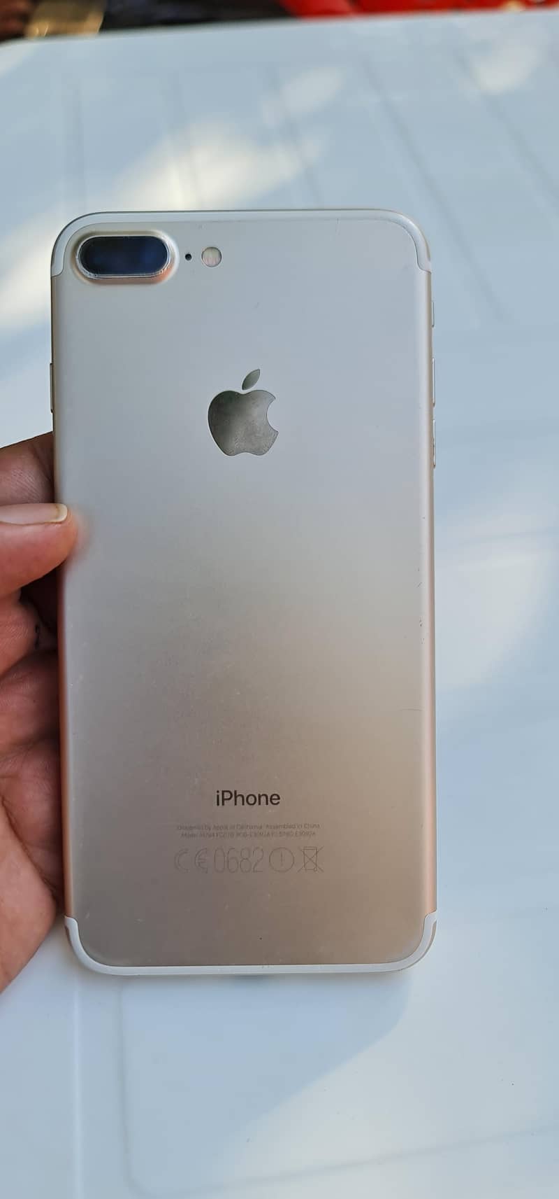 Apple iPhone 7 Plus 3