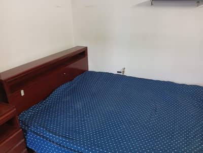 Pure sheesham high quality bed with side tables