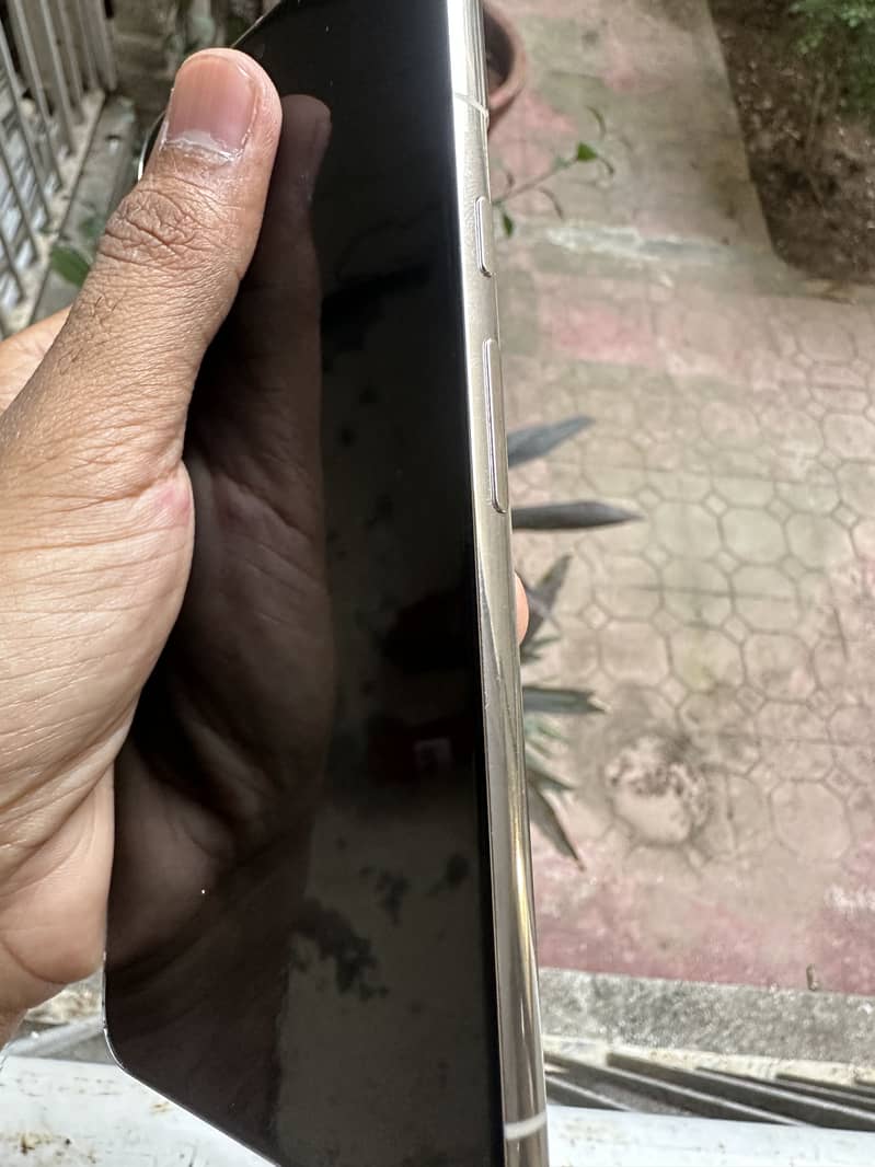 Google Pixel 8 Pro 2