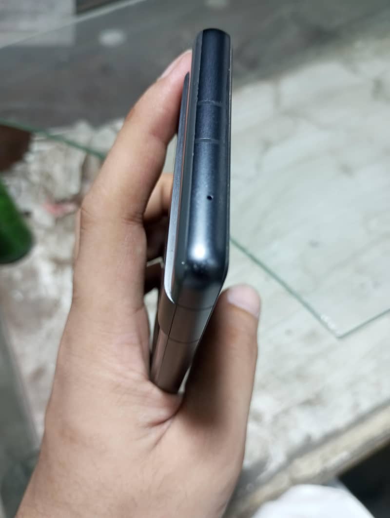 Google Pixel 7a 4