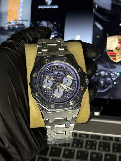 Premium watch blue dial heavy weight watch in silver colour