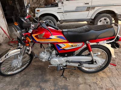 Honda 70 new bike lush condition total genuine