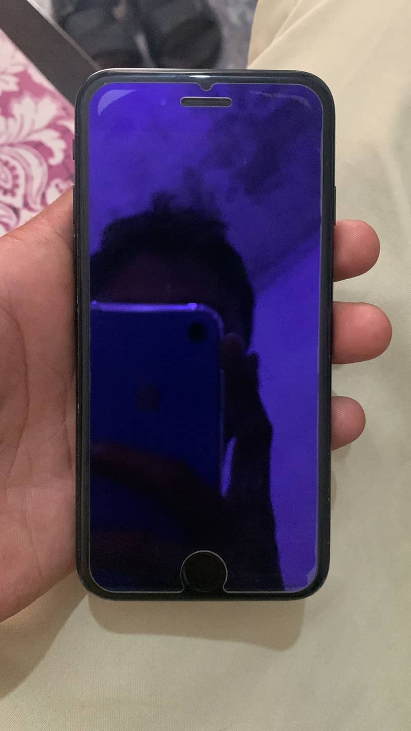 Apple iPhone 7 2