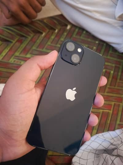 Apple iPhone 13