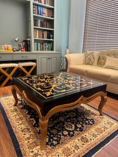 Luxurious Victorian 5 Seater Sofa set with centre table