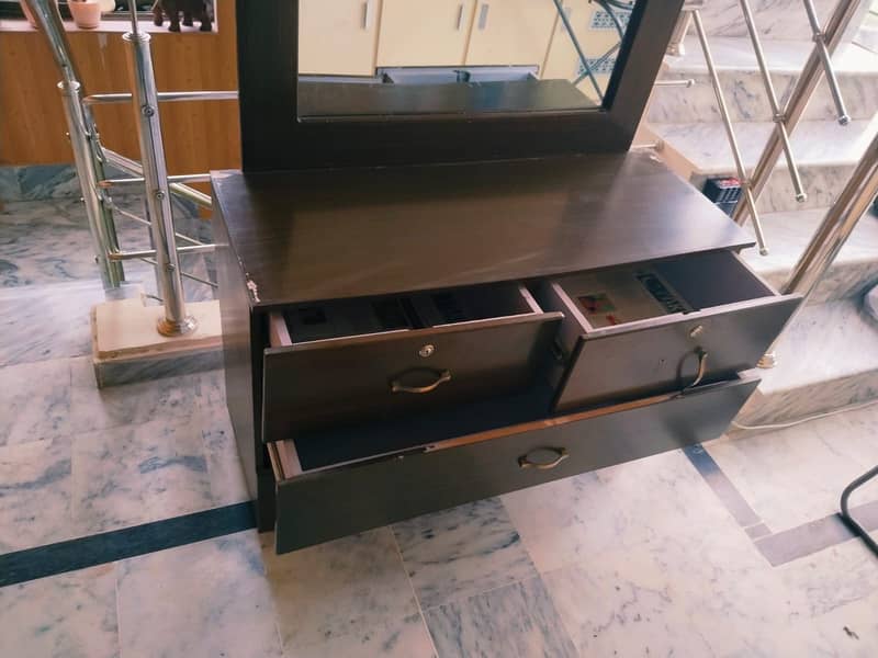 Dressing Table 1