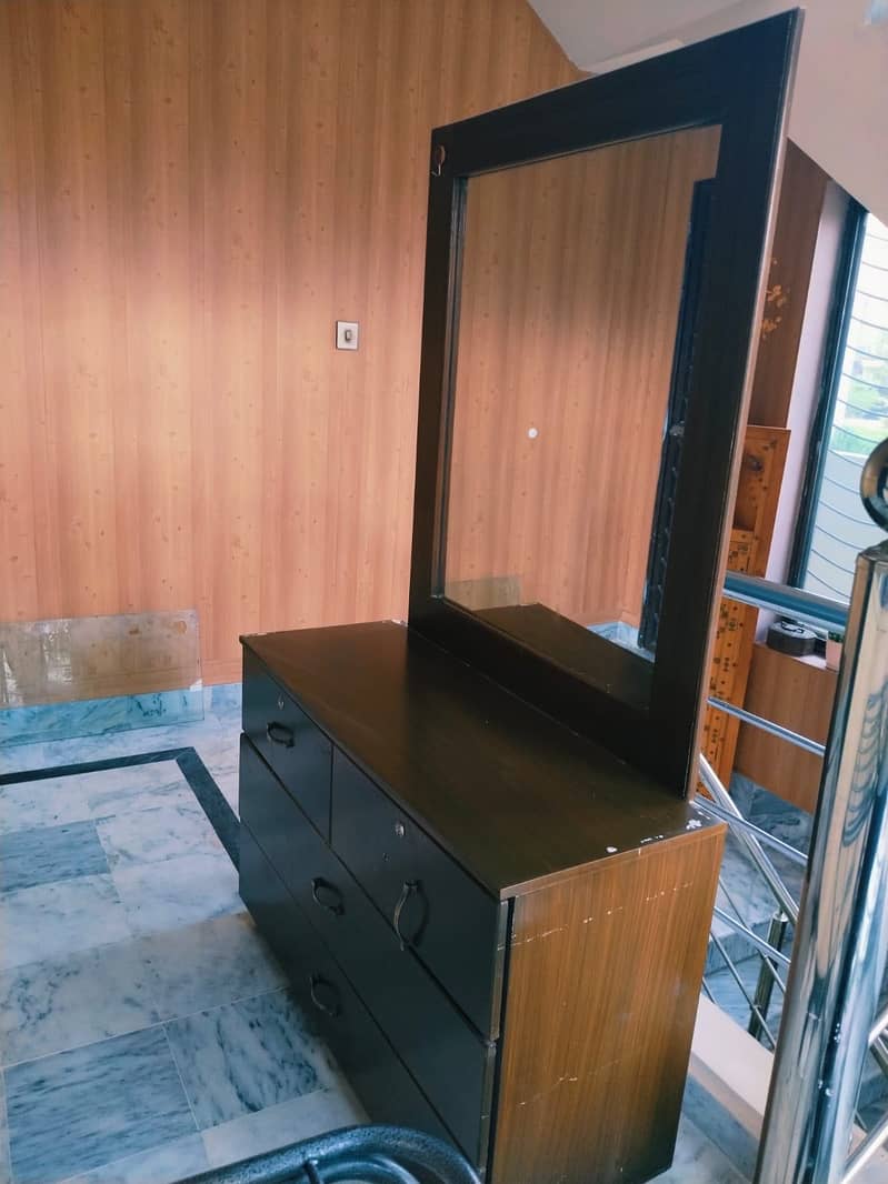 Dressing Table 2