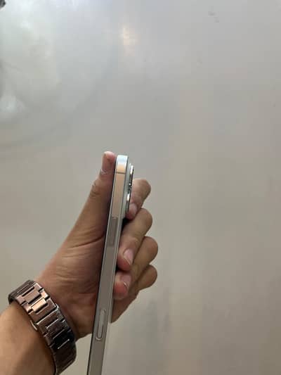 Apple iPhone 16 Pro Max Permanent bypass