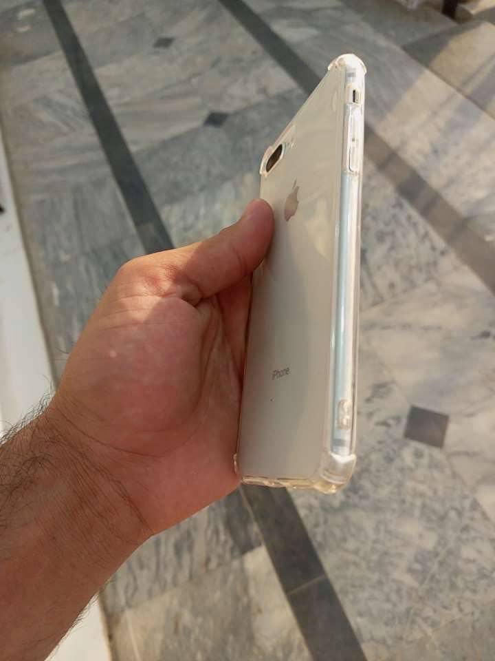 Apple iPhone 8 Plus 0