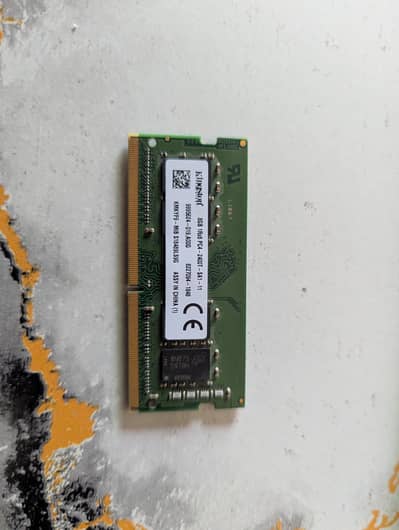 8GB Ram ( DDR4 SO-DIMM laptop memory running at 2400MHz (PC4-2400T))