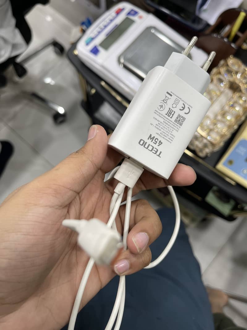 Tecno CAMON 40 Pro 7