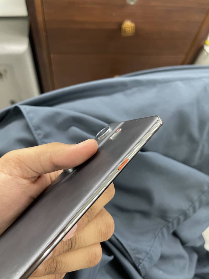 Tecno CAMON 40 Pro 25