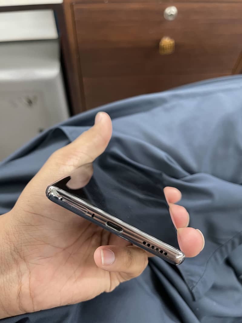 Tecno CAMON 40 Pro 27