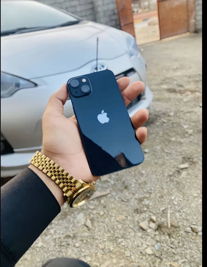 Apple iPhone 13 2