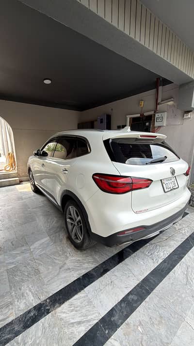 MG HS 2021