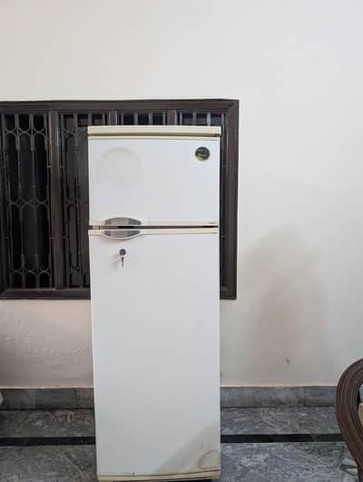Philips fridge, good condition , everything is working. . . .