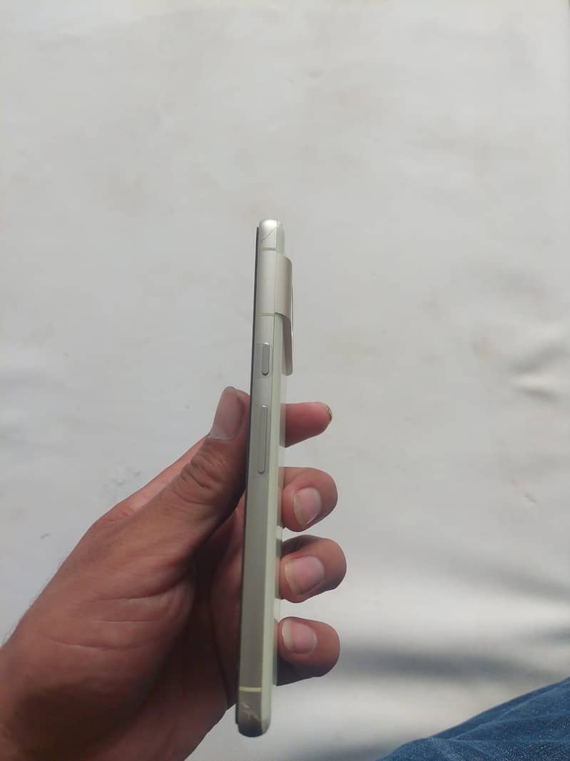 Google Pixel 7 4
