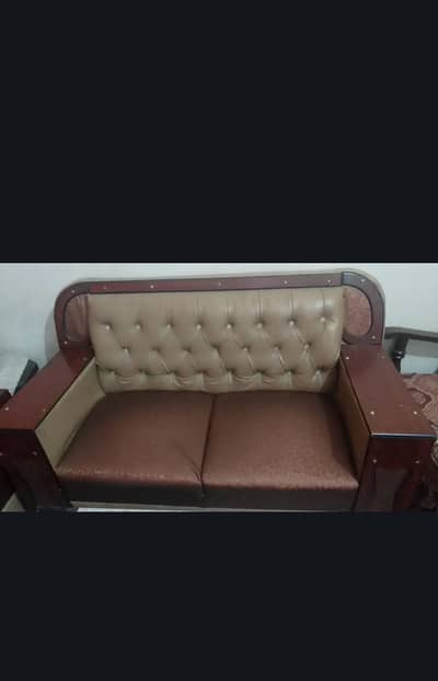 6 peace leather ka sofa set ha condition normal ha
